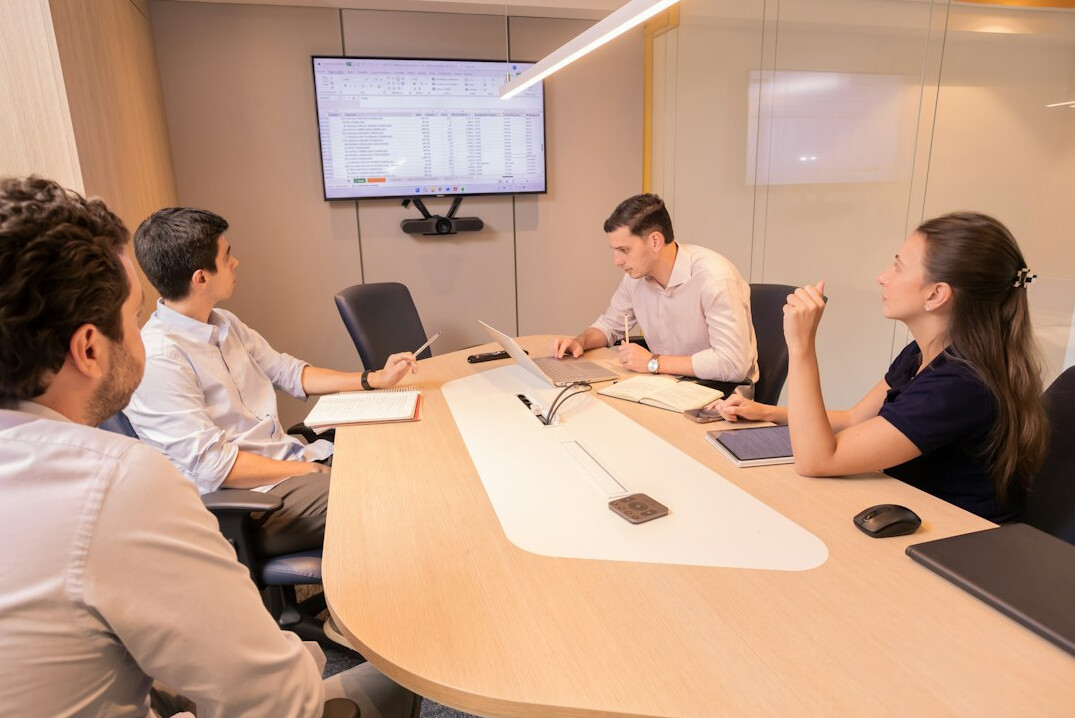 retail security team meeting